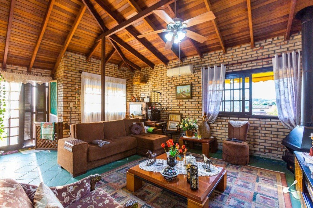 Casa para Venda - 231.27m², 3 dormitórios, sendo 1 suites, 3 vagas - Cristal