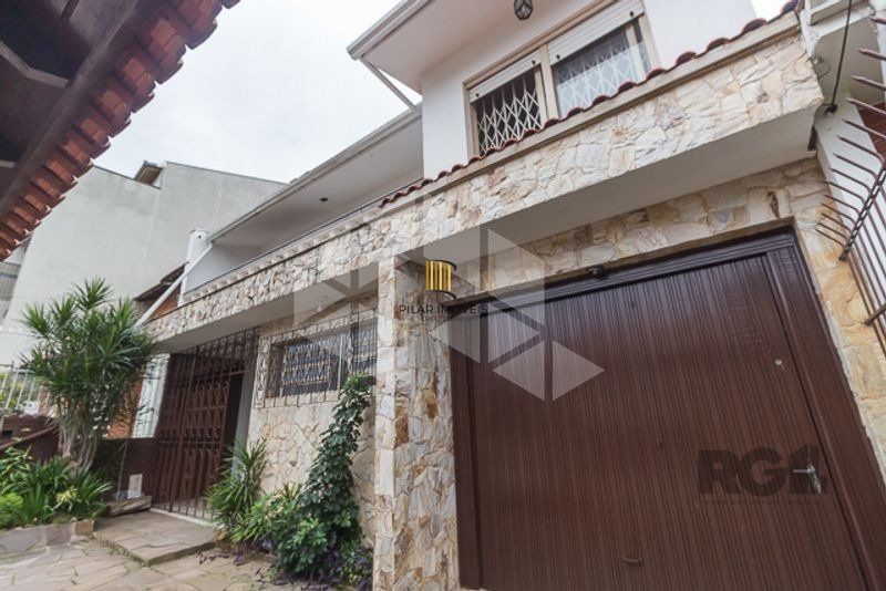 Casa 4 dormitórios no bairro Chácara das Pedras