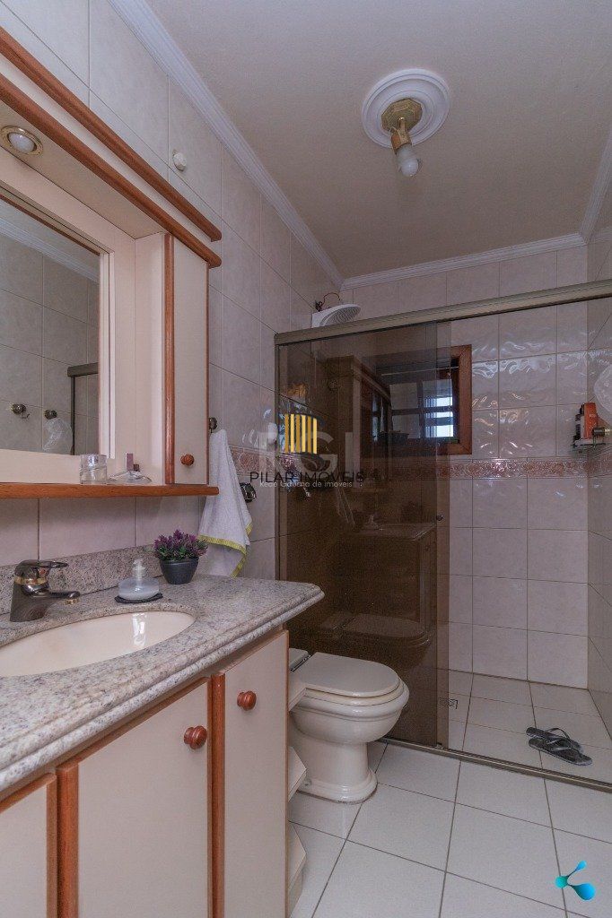 Casa para Venda - 272m², 3 dormitórios, sendo 1 suites, 2 vagas - Sarandi