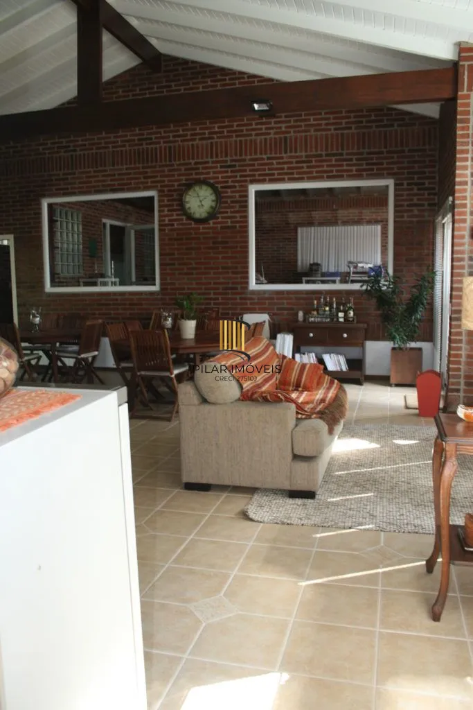 Casa 5 dormitórios no bairro Planalto