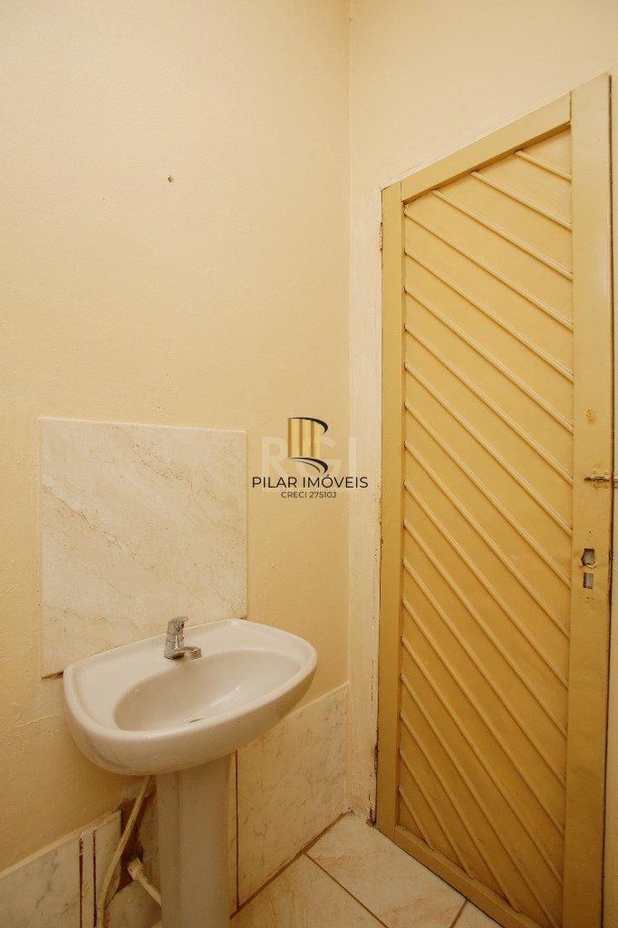Casa para Venda - 350m², 3 dormitórios, 3 vagas - Passo da Areia
