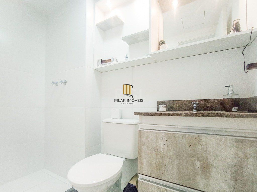 Apartamento para Venda - 53m², 2 dormitórios, sendo 1 suites, 1 vaga - Humaitá