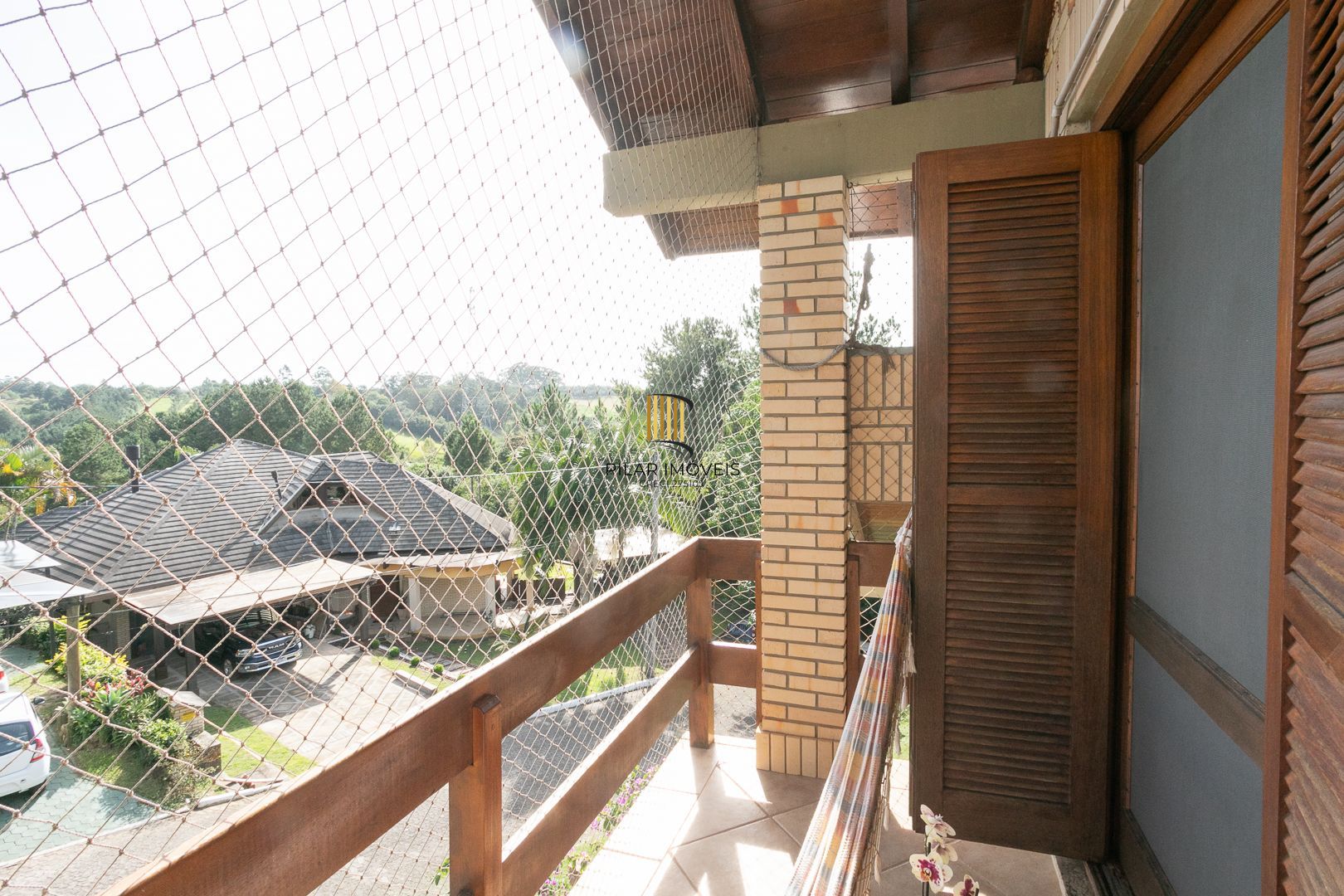 Casa mobiliada em condomínio