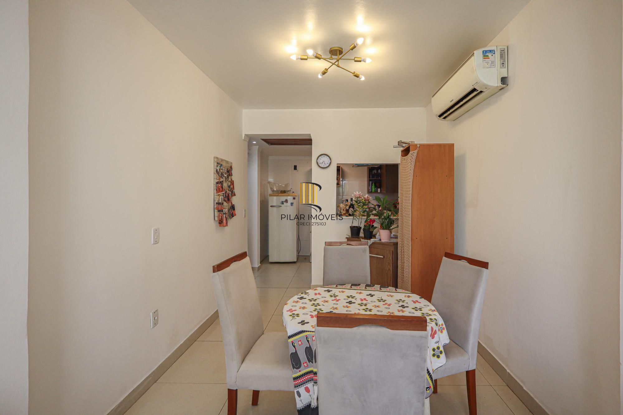 Casa semi mobiliada, 4 dormitórios no Bairro Jardim Sabará