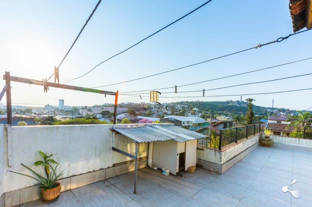 Casa para Venda - 231.27m², 3 dormitórios, sendo 1 suites, 3 vagas - Cristal