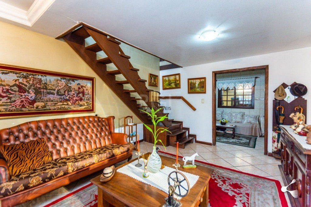 Casa para Venda - 231.27m², 3 dormitórios, sendo 1 suites, 3 vagas - Cristal