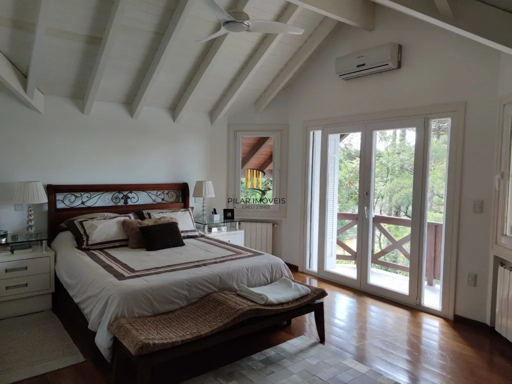 Casa 5 dormitórios no bairro Planalto