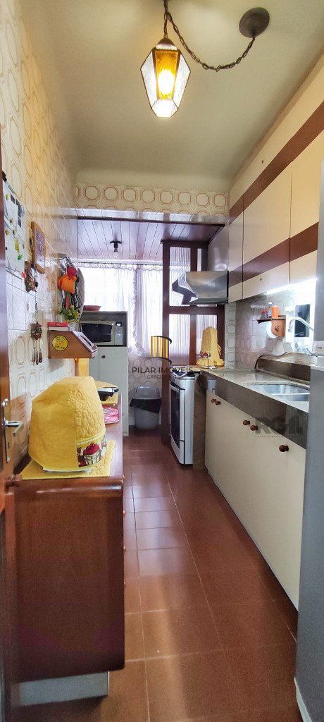 Cobertura no Bairro Petrópolis, 3 dorm., 1 suíte, 2 vagas.