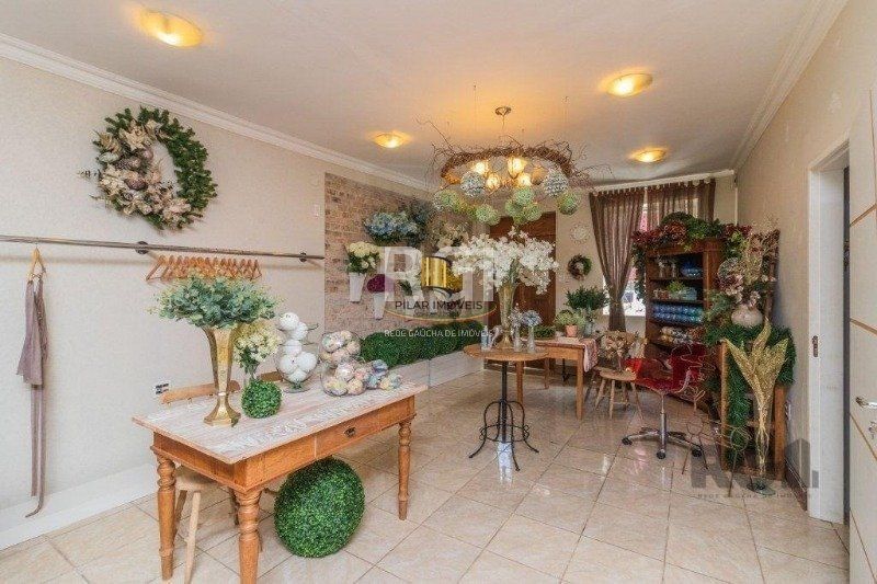 Casa 3 dormitórios no bairro Floresta