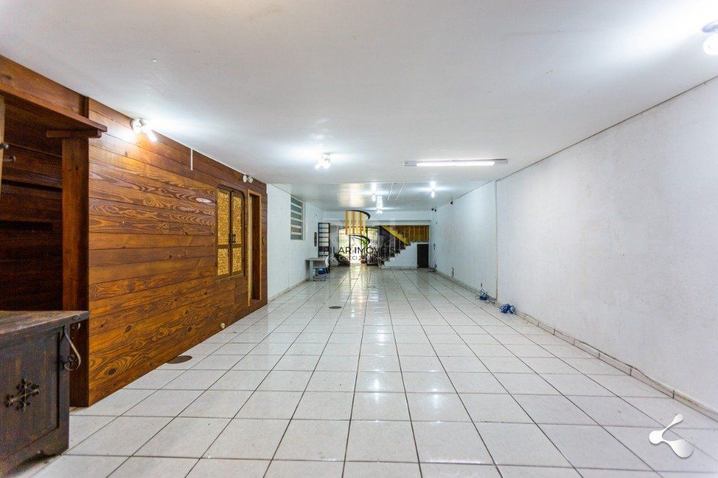 Casa para Venda - 500m², 3 dormitórios, sendo 3 suites, 4 vagas - Vila Ipiranga