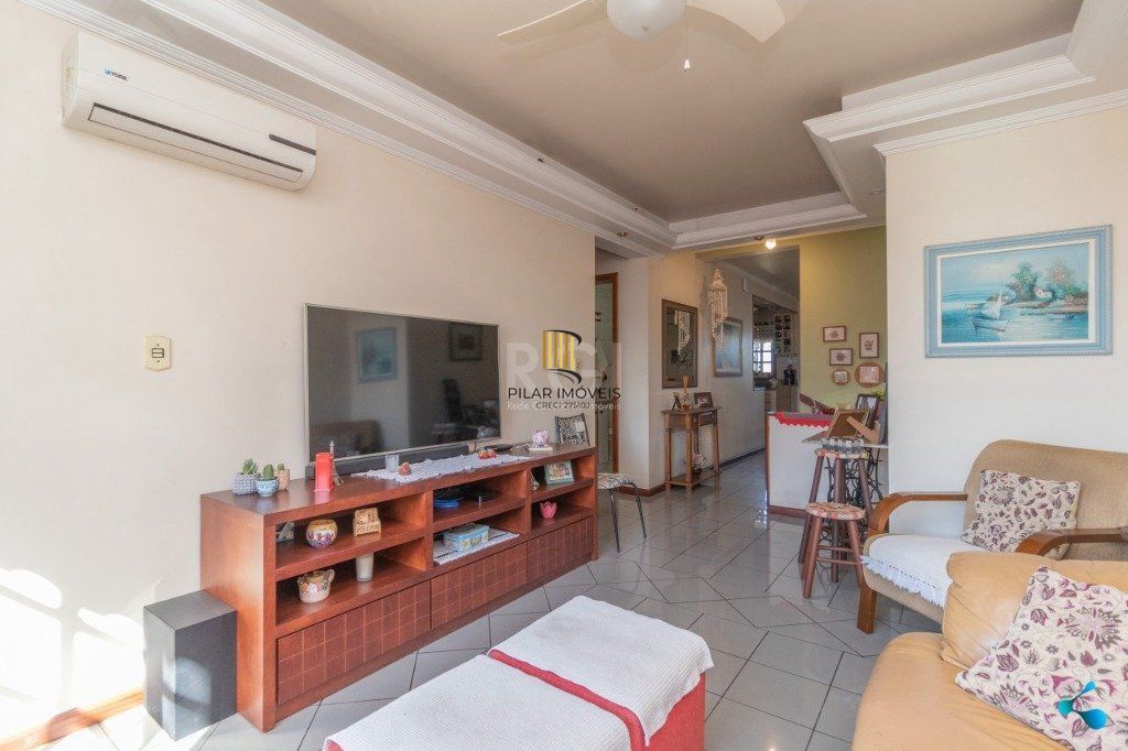 Casa para Venda - 272m², 3 dormitórios, sendo 1 suites, 2 vagas - Sarandi