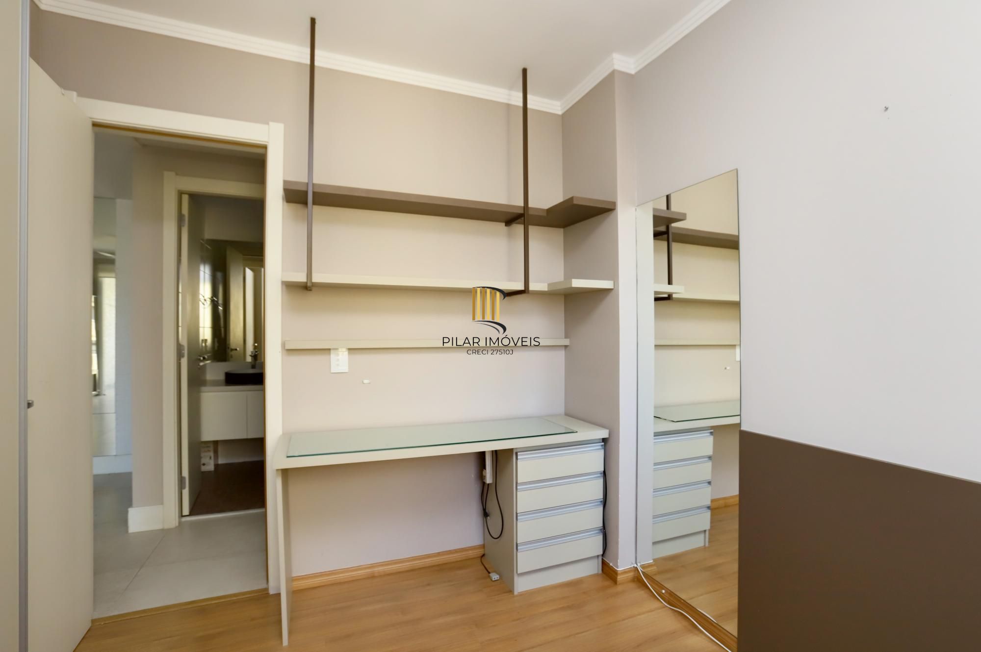 Apartamento 2 dormitórios no bairro Passo da Areia