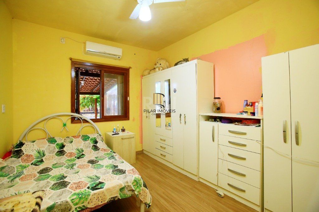 Casa 2 dormitórios no bairro Hípica