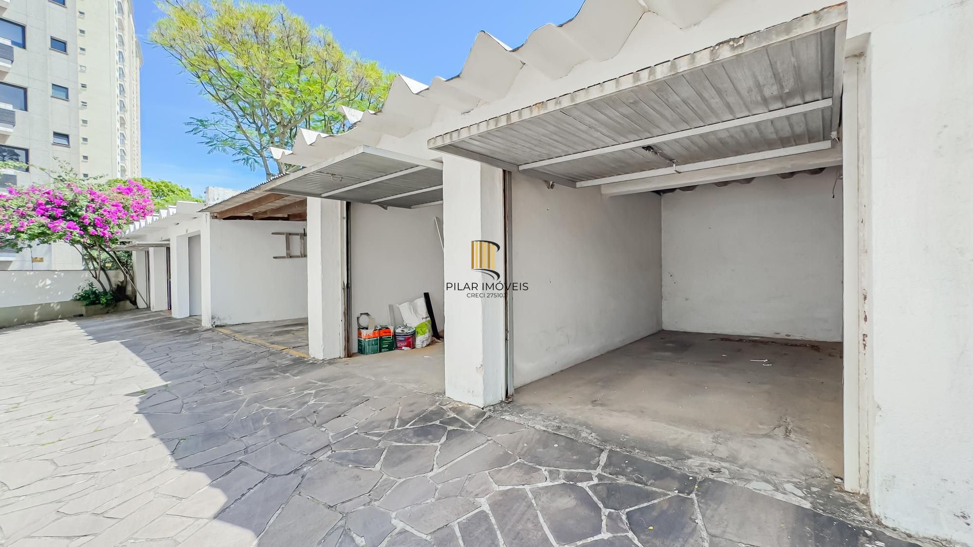 Apartamento 03 dormitórios com Garagem no Bairro 03 Figueiras em Porto Alegre