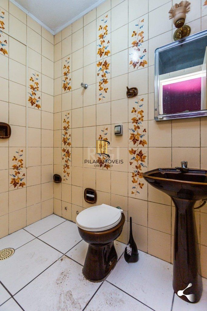 Casa para Venda - 500m², 3 dormitórios, sendo 3 suites, 4 vagas - Vila Ipiranga