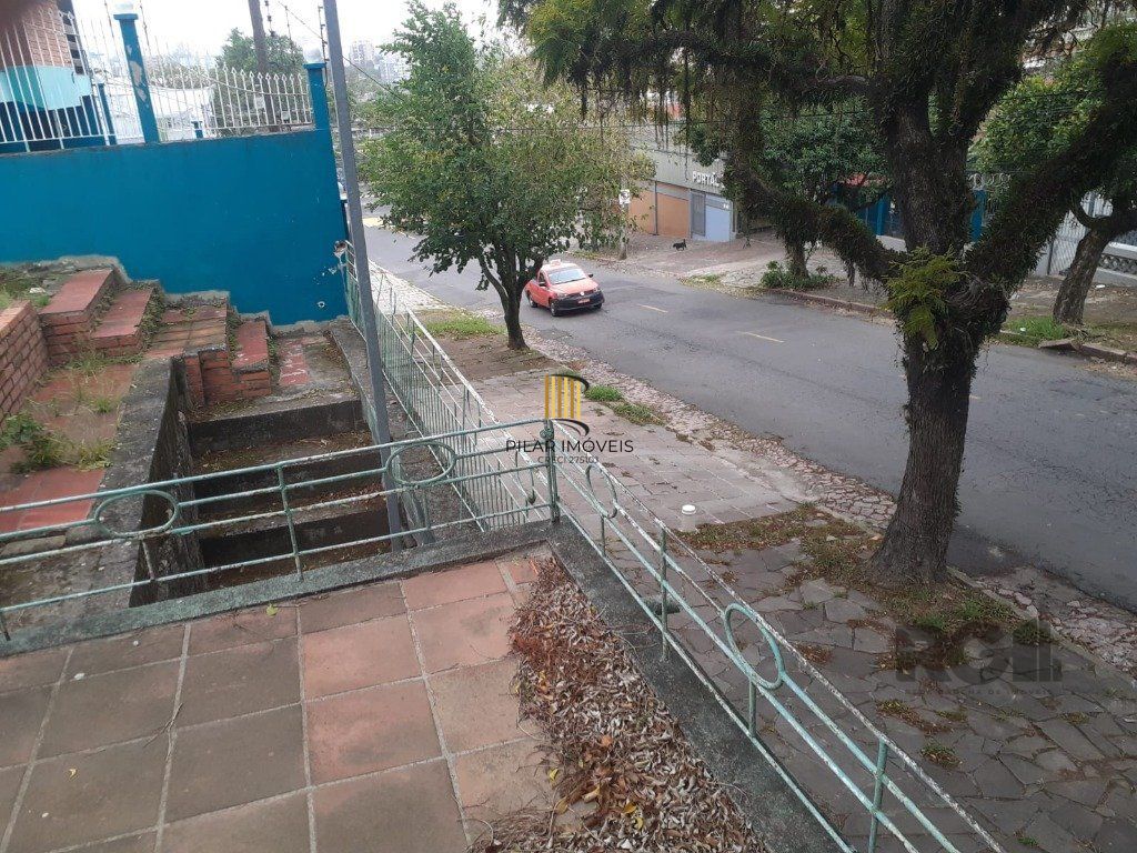 Vendo  terreno  no Bairro Partenon em Porto Alegre.
