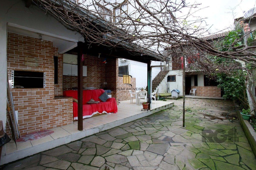 Casa 3 Dormitório(s) Bairro Petrópolis