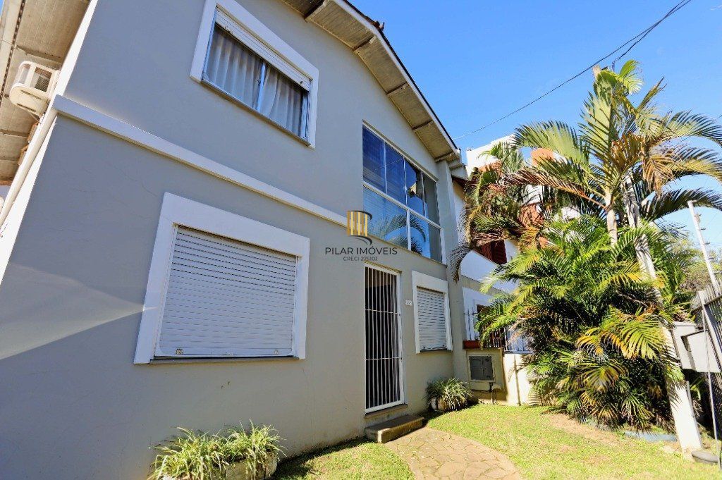 Casa 3 dormitórios no bairro Passo da Areia
