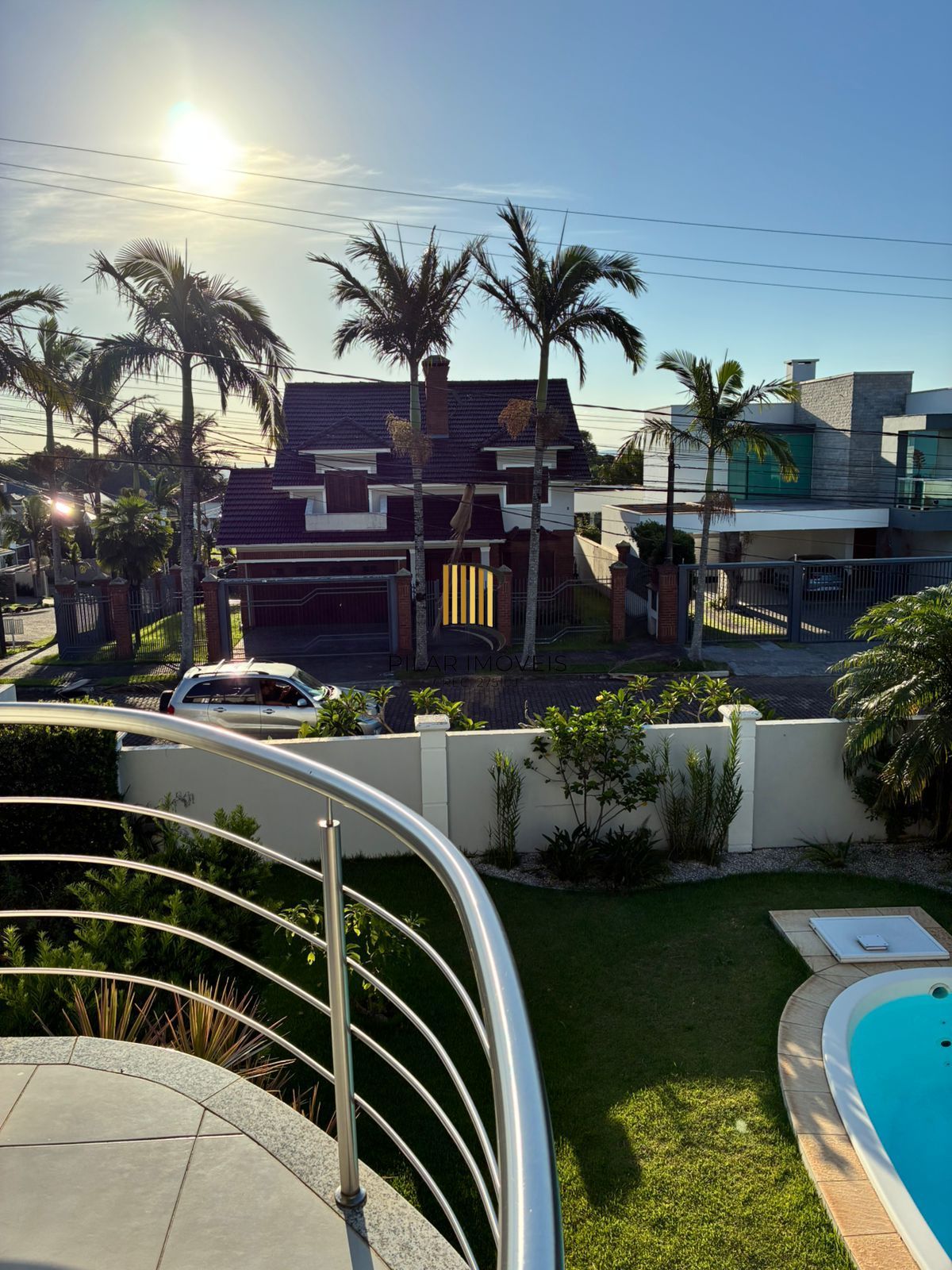 casa 4 dormitórios. 1 suite e demais peças