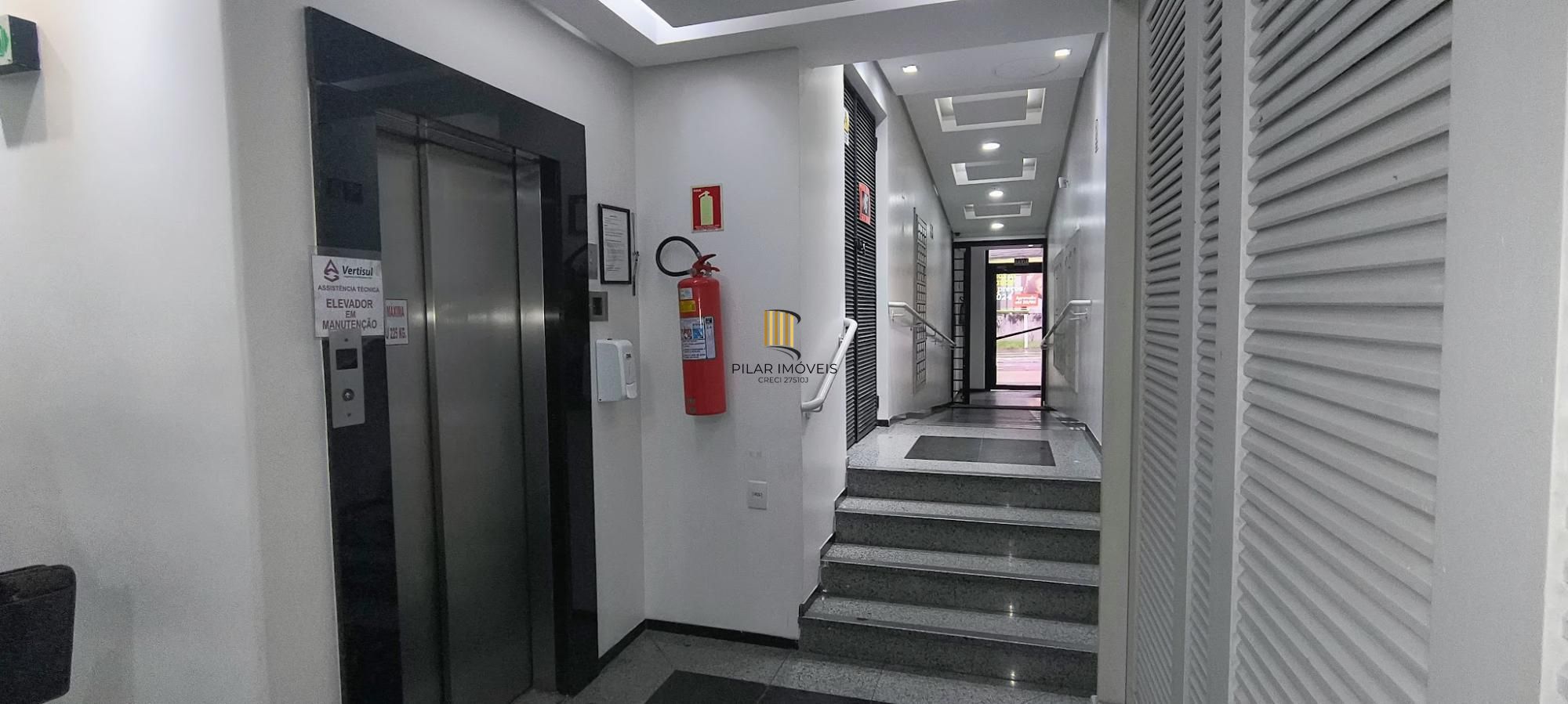 CONJUNTO  COMERCIAL  NA  AVENIDA CRISTÓVÃO COLOMBO
