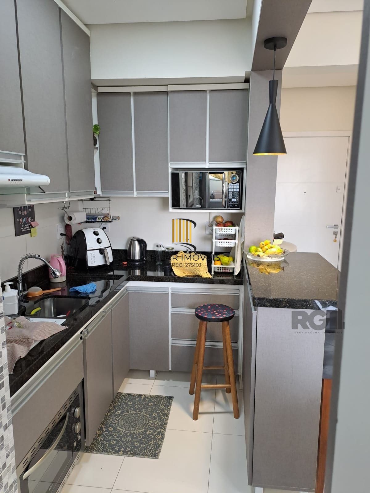 Apartamento para Venda - 68.75m², 2 dormitórios, sendo 1 suites, 1 vaga - Centro