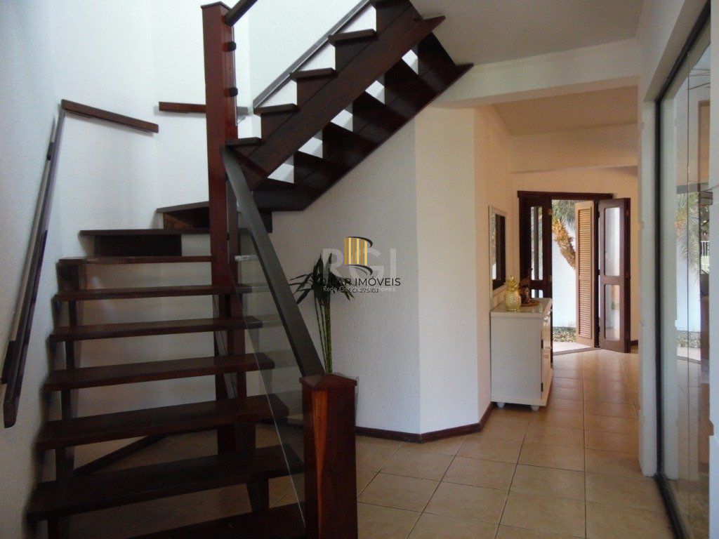 Casa para Venda - 410m², 5 dormitórios, sendo 5 suites, 5 vagas - Centro