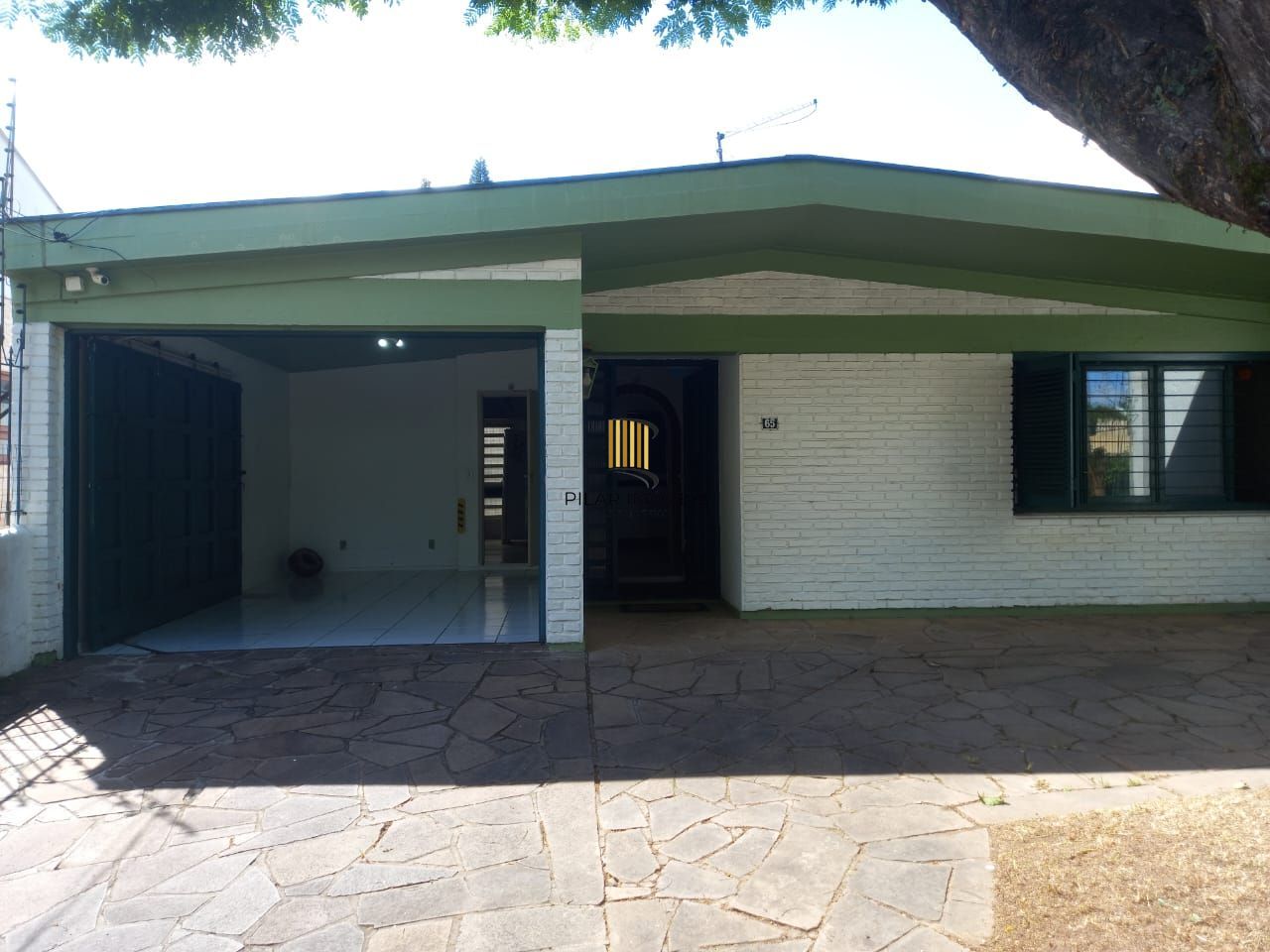 Casa à Venda no Sarandi com 3 Dormitórios, Suíte, 3 vagas Financiamento Bancário