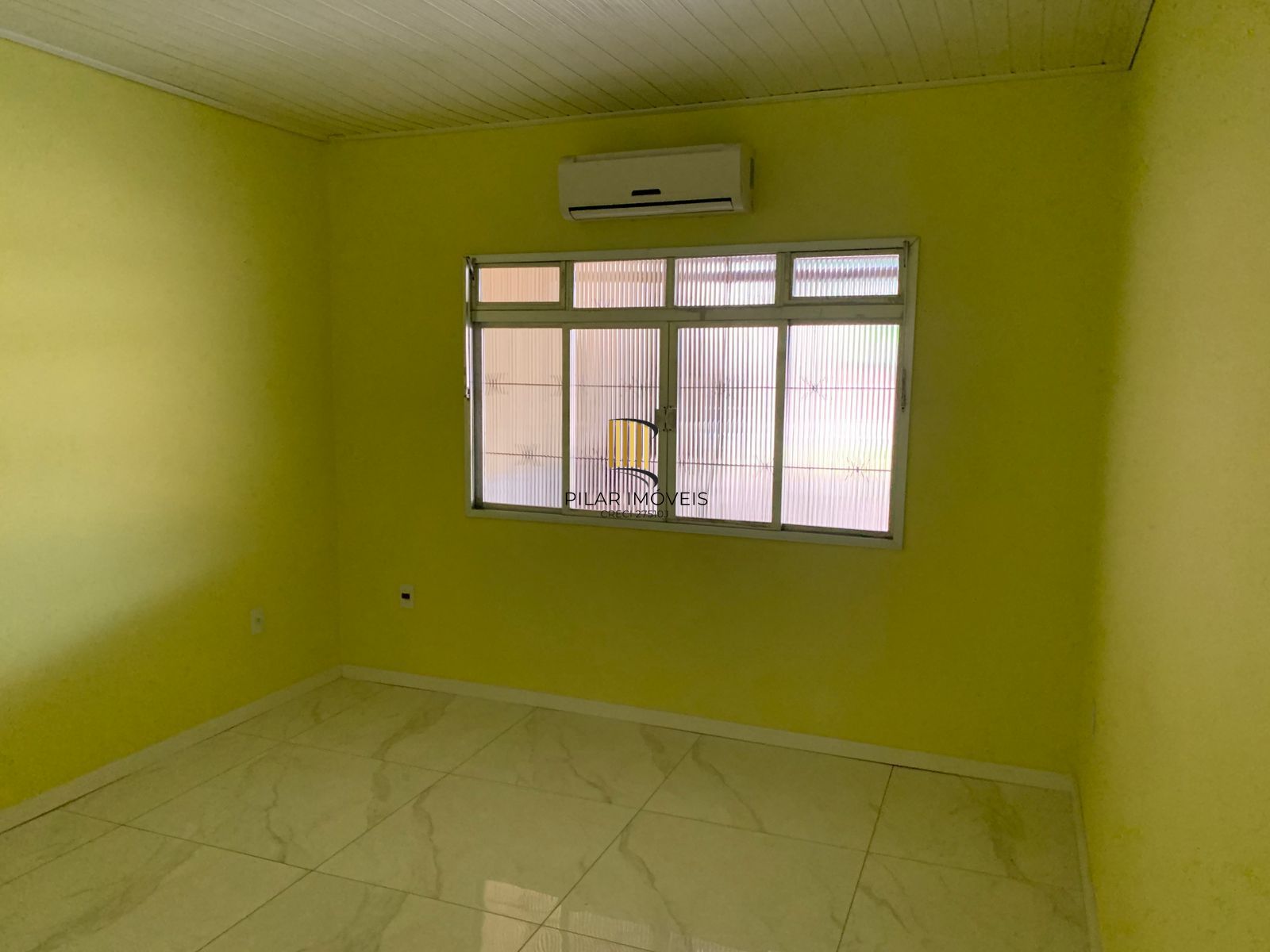 Casa para Venda - 55m², 3 dormitórios, 2 vagas - Rio Branco