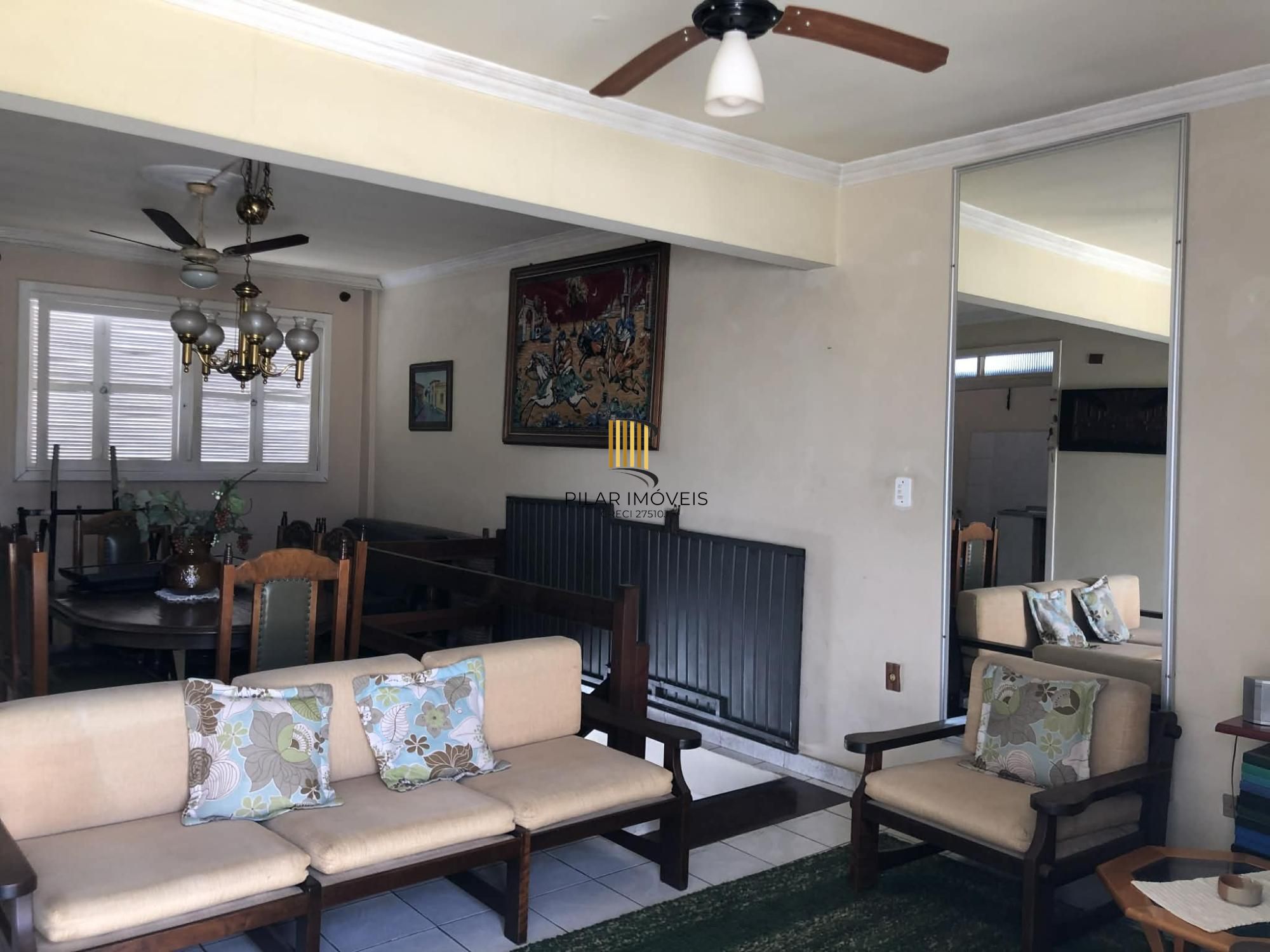 Predio residencial sendo uma cobertura e mais 03 apartamentos