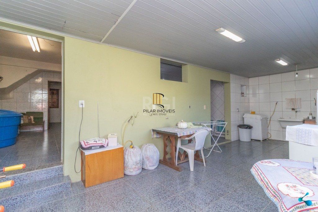 Casa para Venda - 272m², 3 dormitórios, sendo 1 suites, 2 vagas - Sarandi