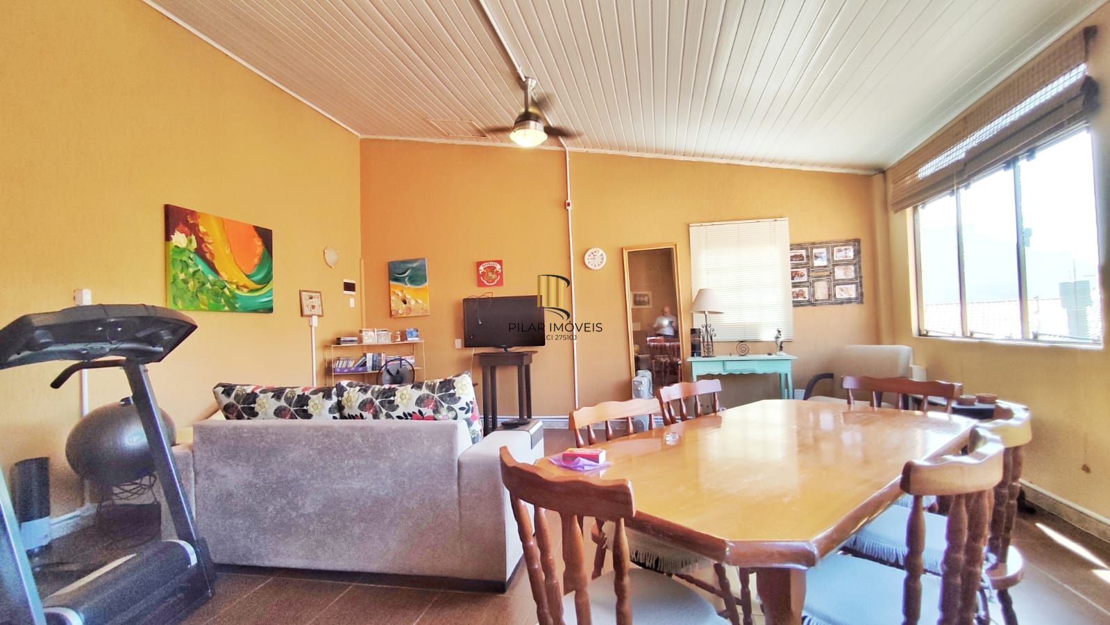 Casa com 4 Quartos e 2 banheiros e  2 Suites à Venda, 153 m² por R$ 990.000