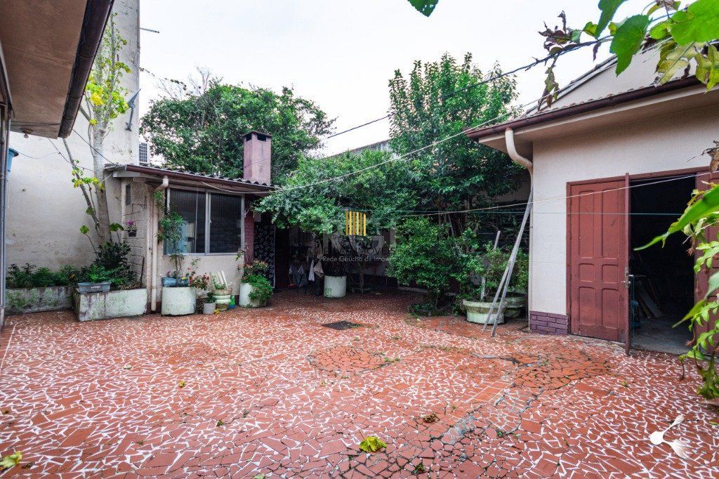 Casa para Venda - 221m², 4 dormitórios, sendo 1 suites, 2 vagas - São Geraldo