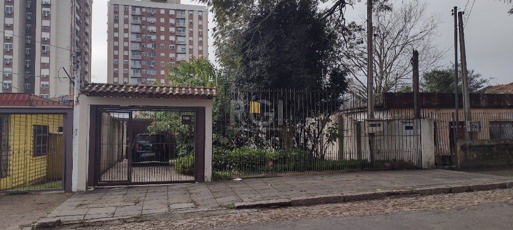 Casa para Venda - 162m², 3 dormitórios, sendo 1 suites, 3 vagas - Agronomia