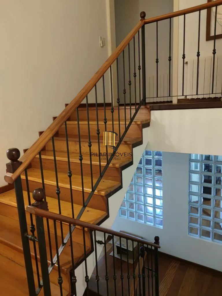 Casa 5 dormitórios no bairro Planalto