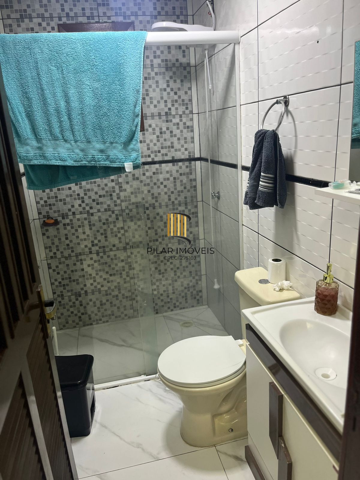 Vendo casa com piscina na Lomba do Pinheiro