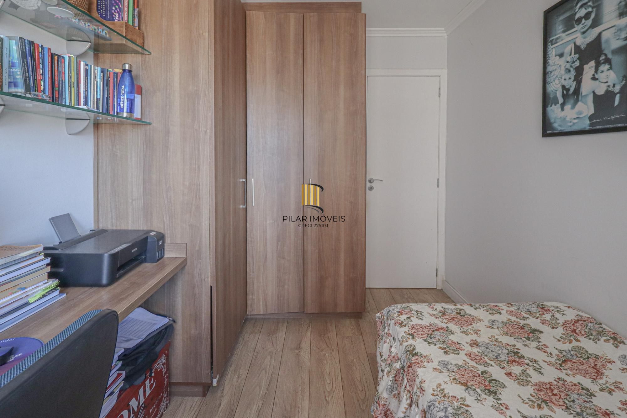 Apartamento 03 quartos com suite e garagem para 02 carros.