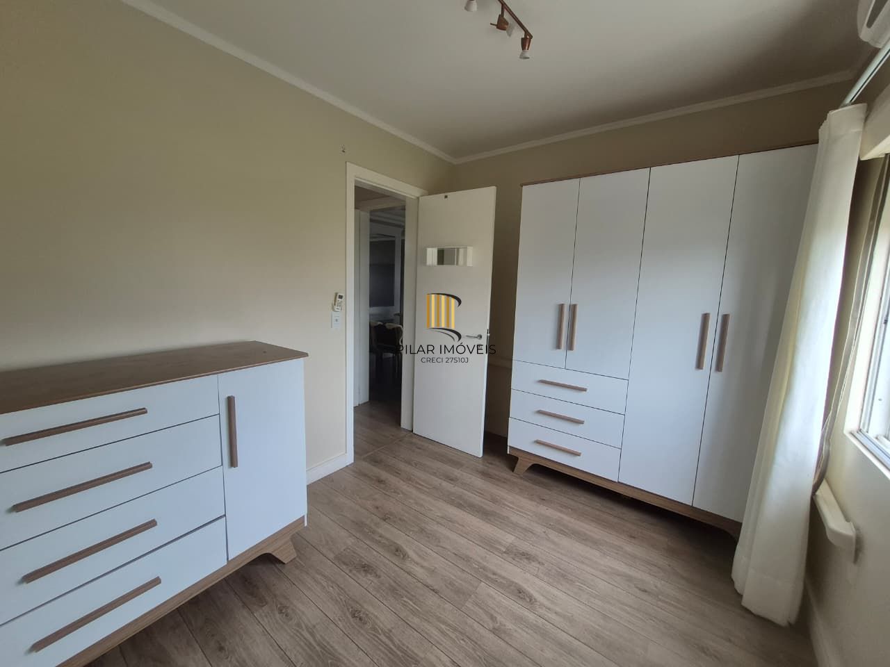 Apartamento, 2 dormitórios, 1 Banheiro, 1 Vaga, 56m², Bairro Sarandi