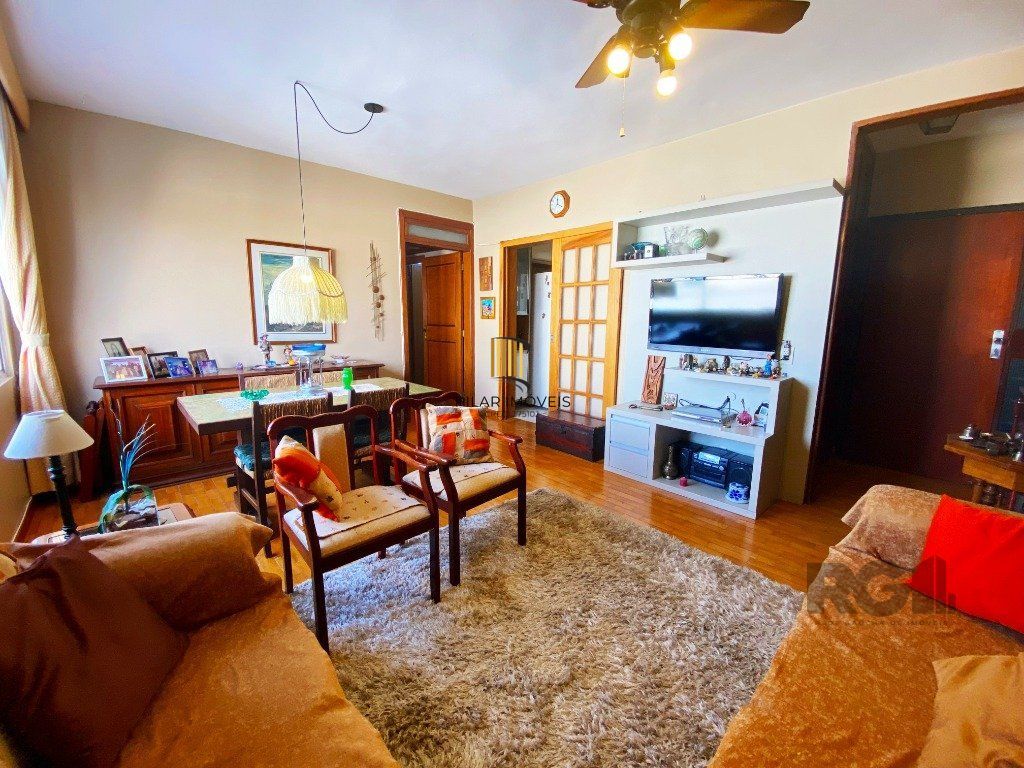 Apartamento de 03 dormitórios no bairro Santa Cecilia em Porto Alegre