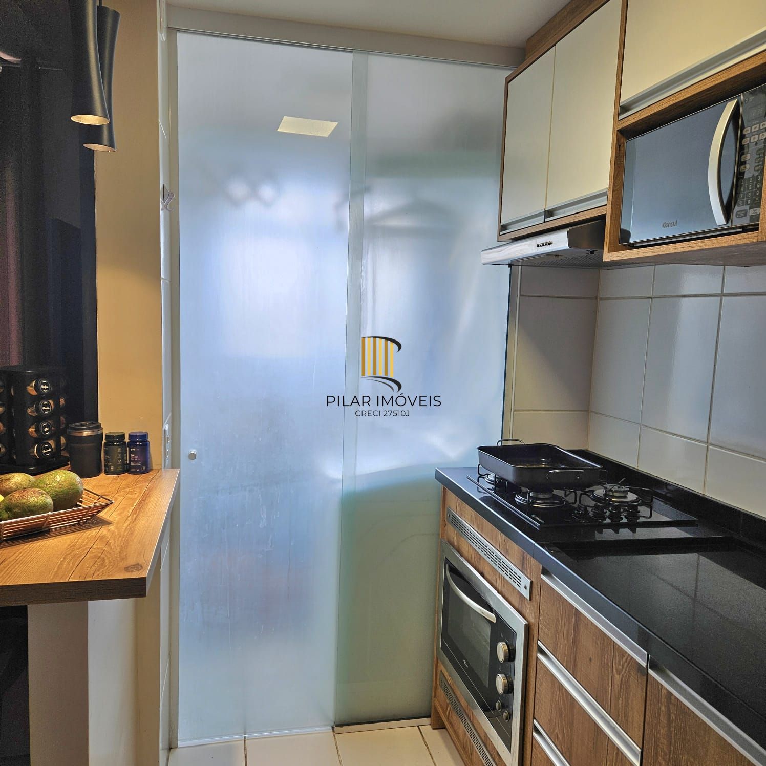 apartamento de 02 dormitórios com sacada e garagem