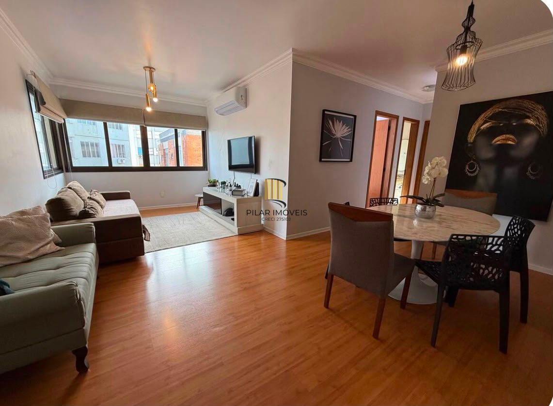 Apartamento semimobiliado no Moinhos de Vento