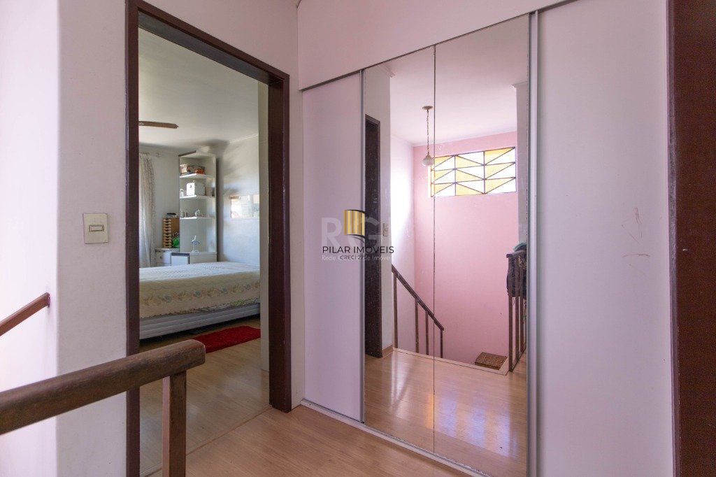 Sobrado para Venda - 139.18m², 3 dormitórios, sendo 1 suites, 4 vagas - Cristo Redentor