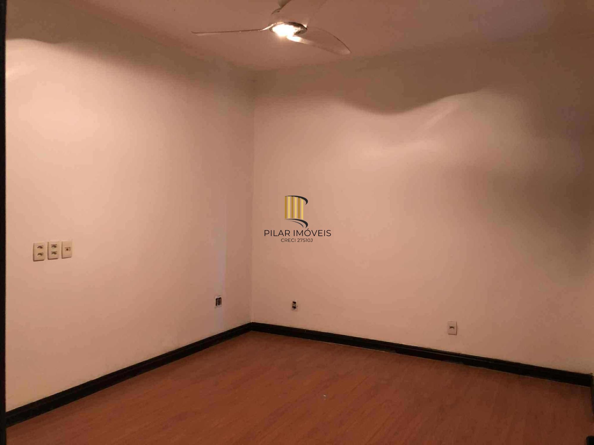 Apartamento de 3 Dormitórios, 111m² Bairro Floresta em Porto Alegre, RS