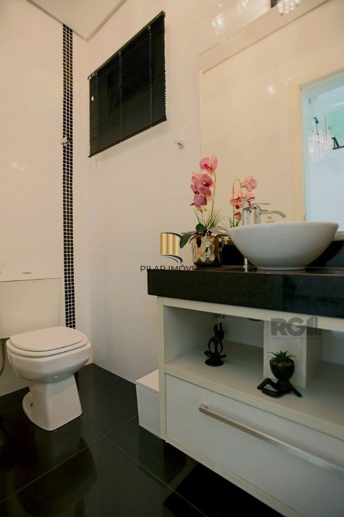 Casa 3 dormitórios no bairro Sarandi