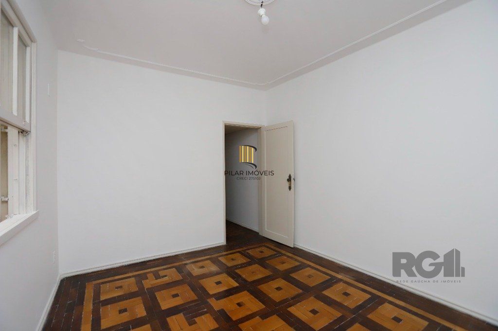 Apartamento 03 dormitórios no Bairro Santana em Porto Alegre.