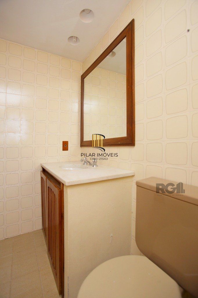 Casa de Condomínio 3 dormitórios no bairro Cristal