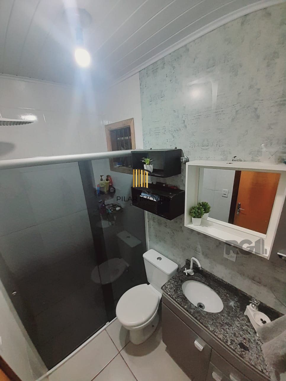 Casa para Venda - 272m², 3 dormitórios, sendo 1 suites, 2vagas - Porto Verde