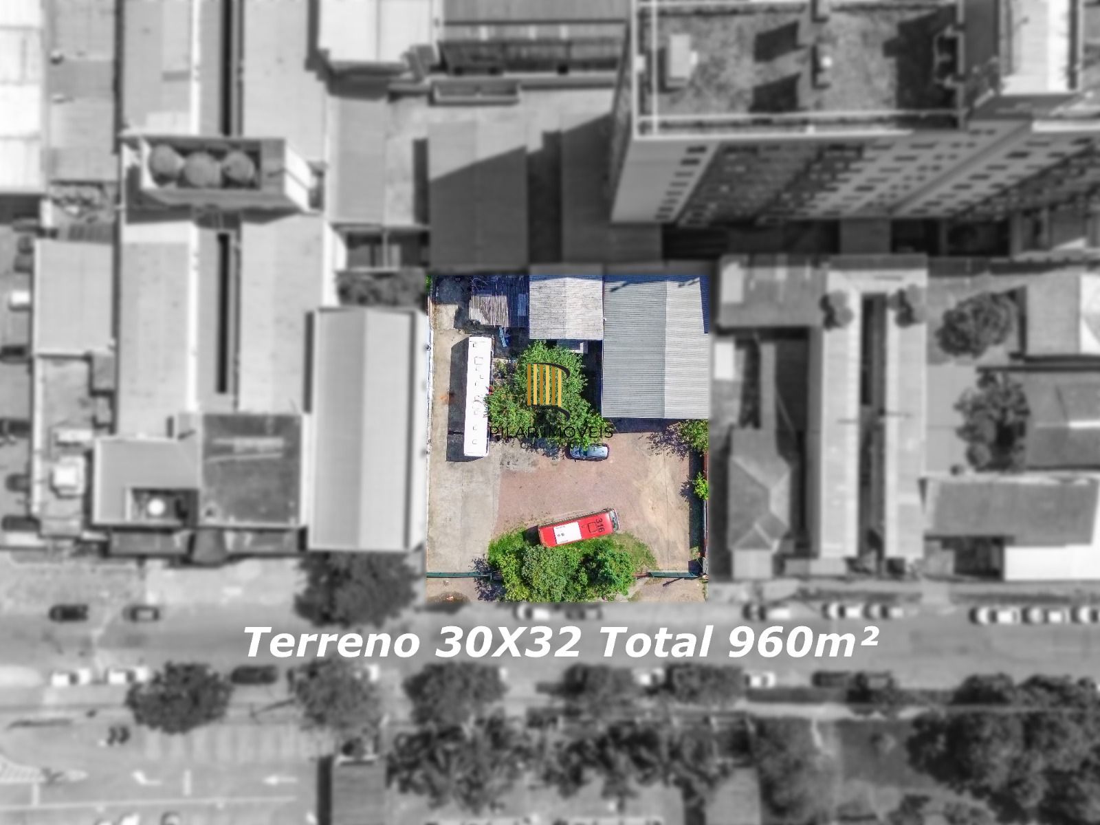 Vendo com exclusividade,  50m da PUC, terreno com 960 m2,   30,00m x 32,00m