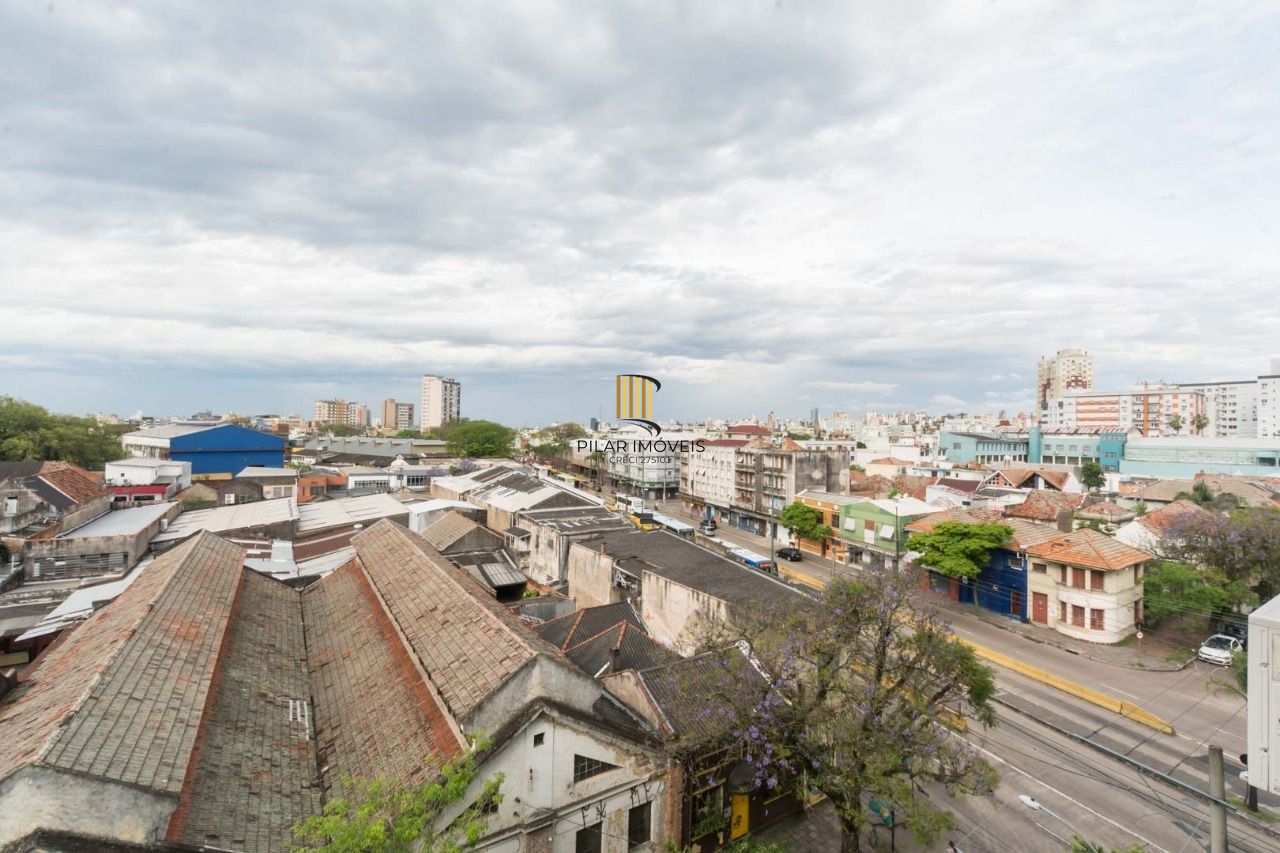 Apartamento semimobiliado com 2 quartos e 2 banheiros no Bairro Floresta