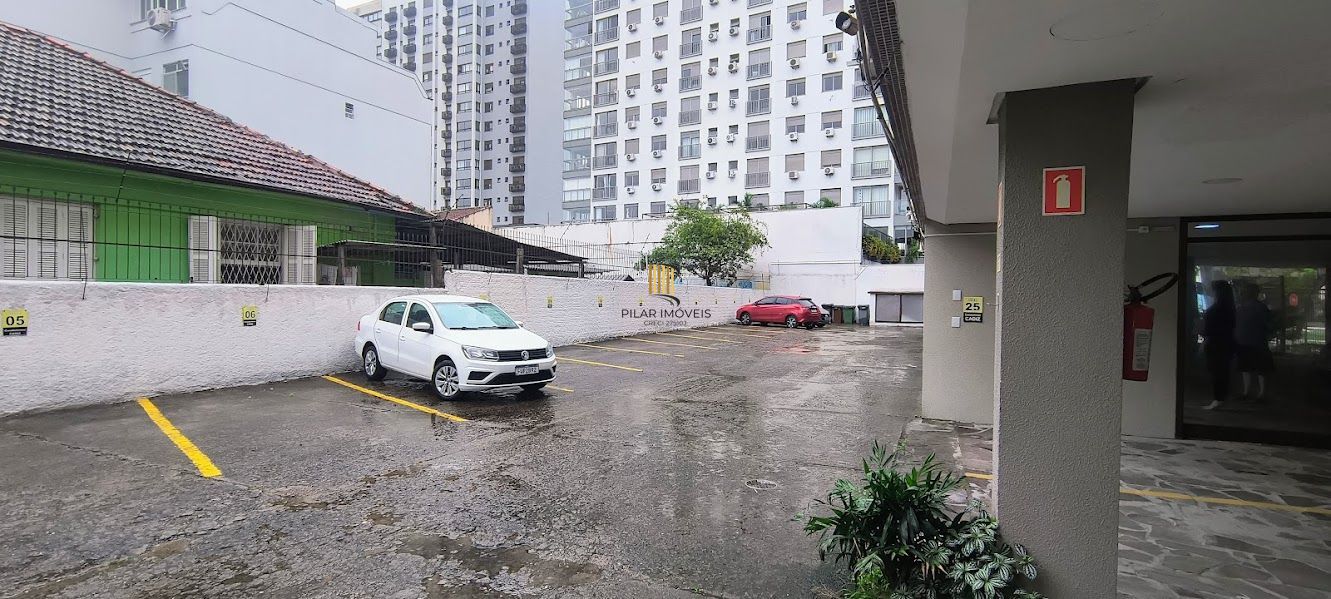 Apartamento, 1 Dormitório, com garagem, Bairro Menino Deus