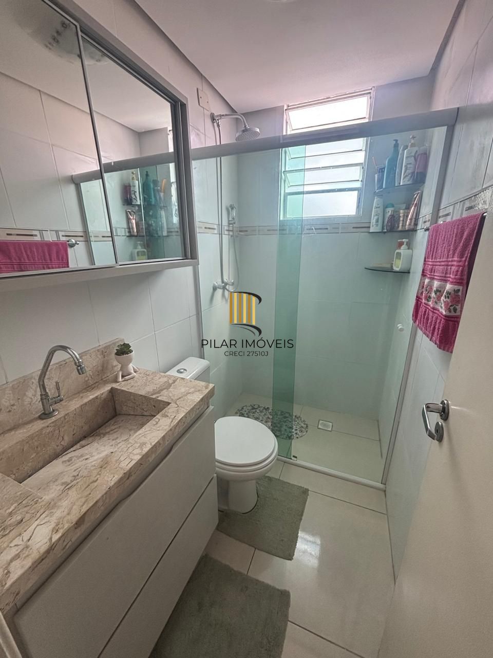 Apartamento Semimobiliado à Venda em Porto Alegre, RS